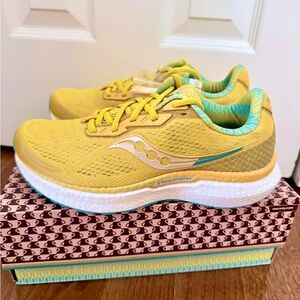 Saucony Triumph 19 I Love You a Latte Yellow Running Shoes NWT